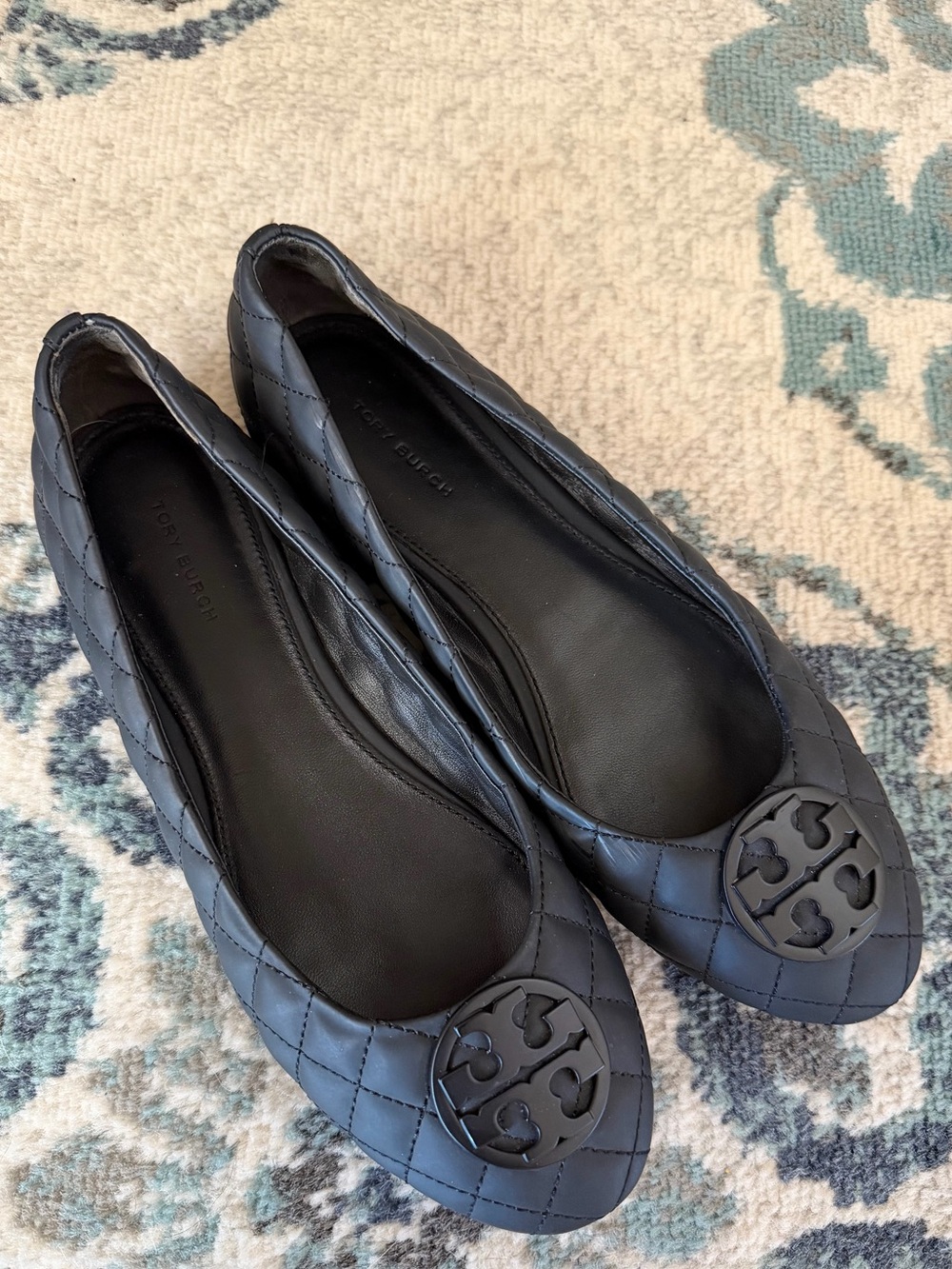 Tory Burch Matte Chelsea Quilted Leather Flats Size 10